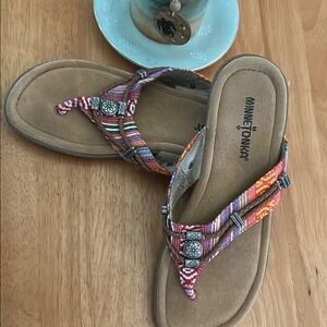 Minnetonka Women's Vibrant Patterned Sandals